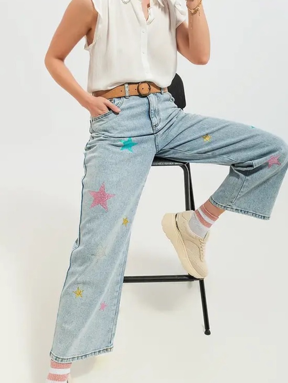 Q2 Premium Women’s Blue Denim Jeans with Glitter Star Accents NWT Straight Cut